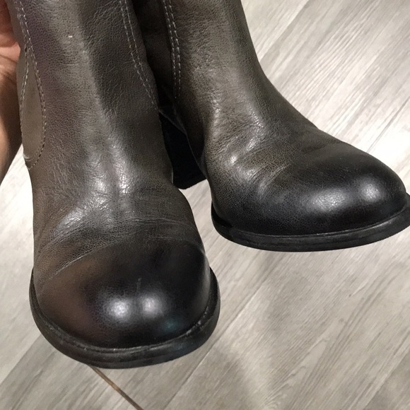 Vince Camuto Gray Burnished Leather Gettila Tall Round Toe Boots size 7.5 - Picture 5 of 8